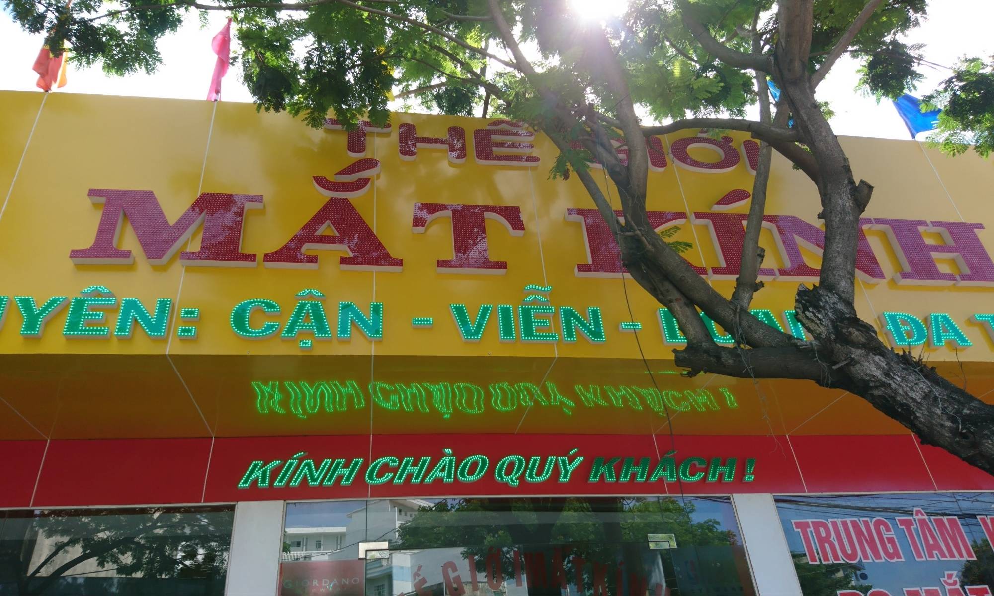 Bảng hiệu Alu chữ Mica tại Đà Nẵng