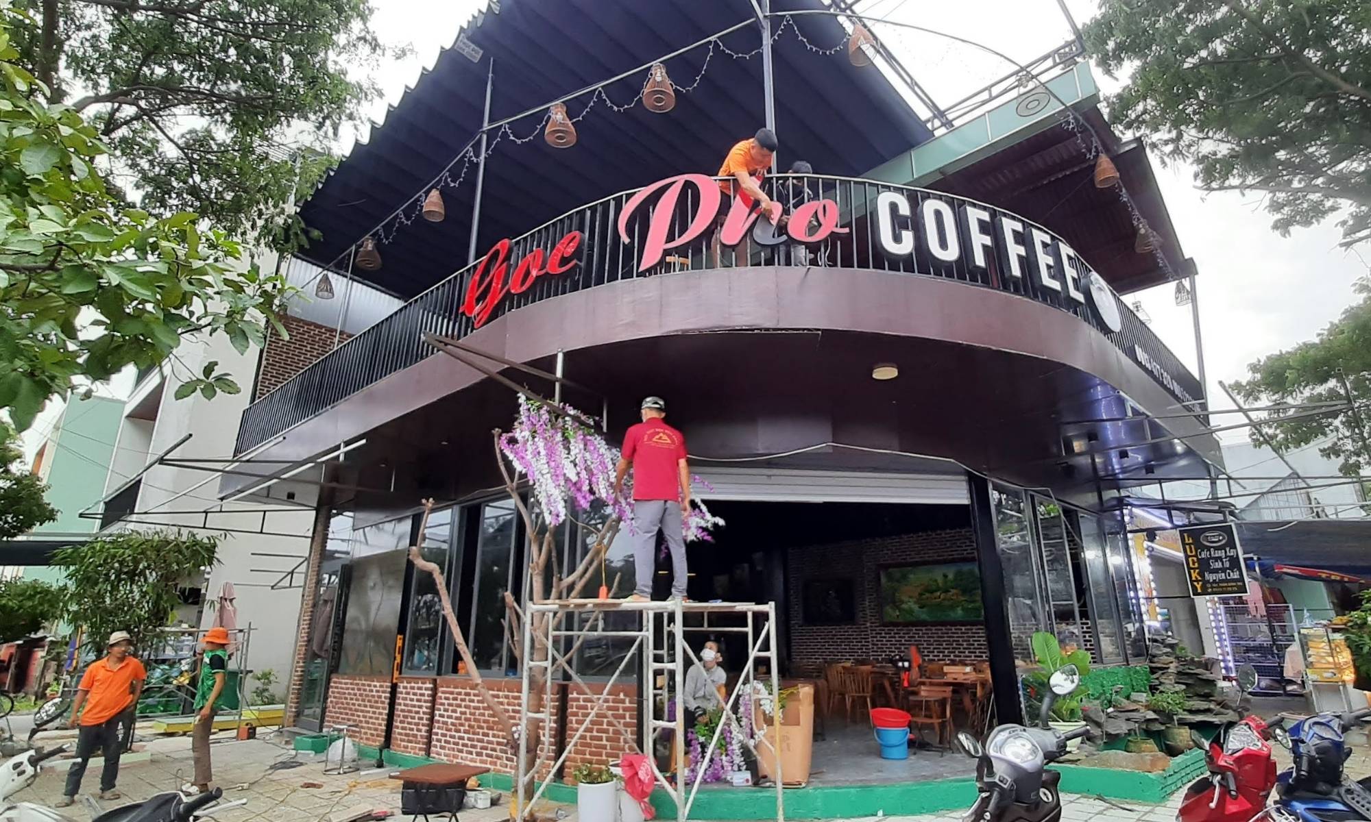mặt tiền quán coffee tại đà nẵng