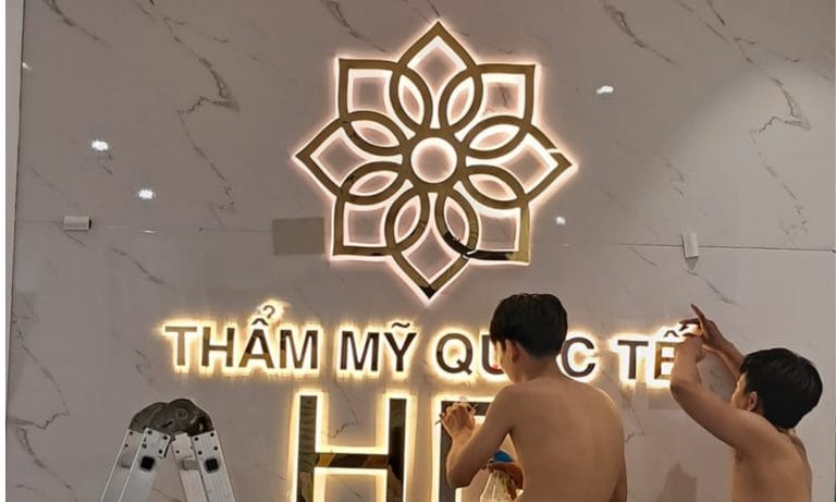 Logo chữ nổi inox thẩm mỹ viện tại Đà Nẵng - Quảng Cáo Lê Minh