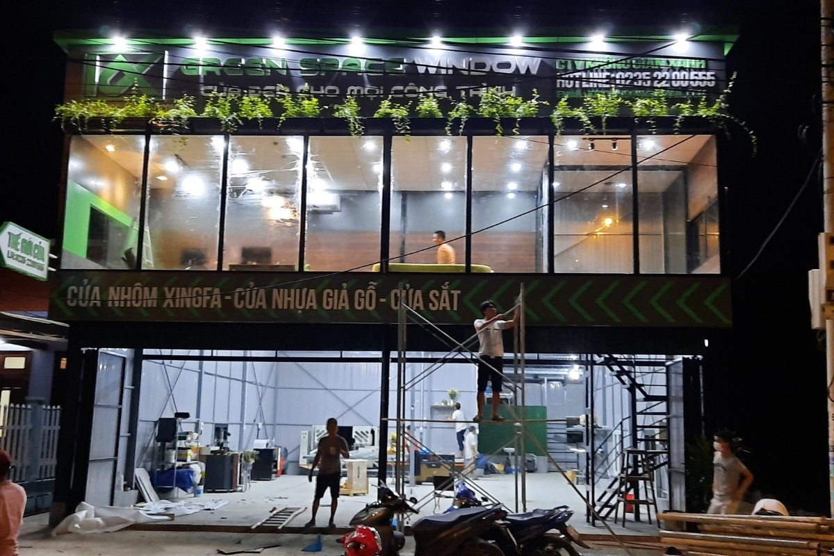Cảnh Báo: Đèn LED 220V Trên Bảng Hiệu Nguy Hiểm Thế Nào?