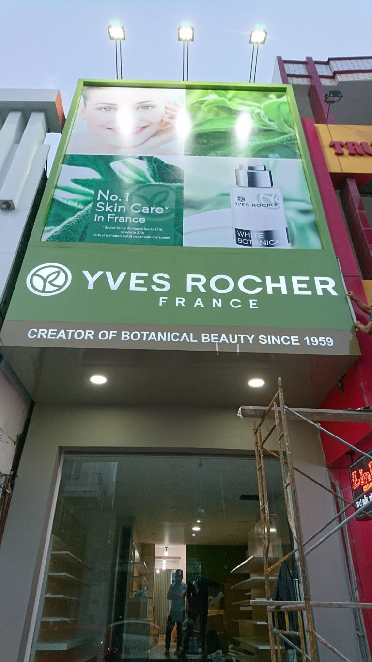 Công trình bảng hiệu Yves Rocher, 330 Hùng Vương, Đà Nẵng